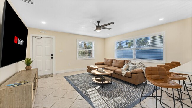 Foto del edificio - 79 S Brevard Ave