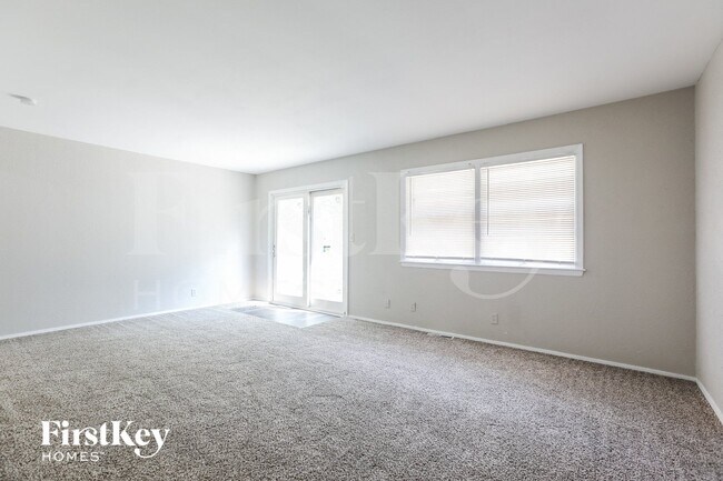 Foto del edificio - 3605 S Stayton Ave