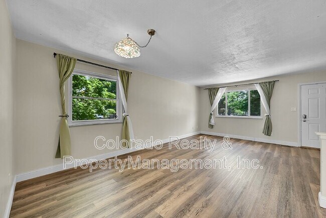 Building Photo - 1252 Cree Dr