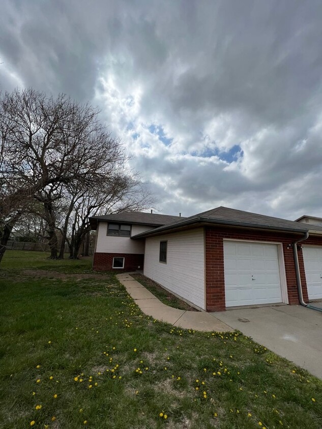 Primary Photo - 3 Bedroom Duplex