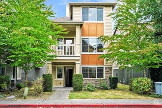 Building Photo - 10008-10012 12th Dr SE