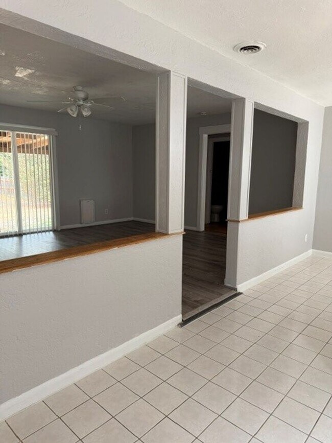 Foto del edificio - 1690 Longview Way NW