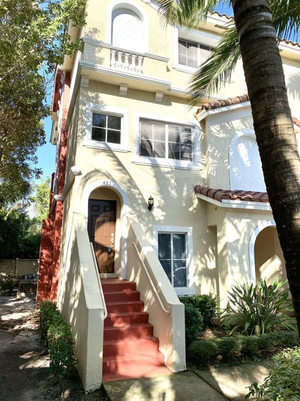 Foto del edificio - 421 Bayfront Dr