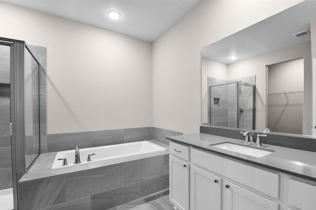 Master Bath - 512 Tanner Ave