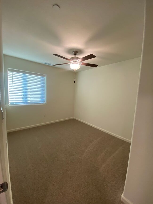 Building Photo - Beautiful 4 Bedroom Home Available Now!