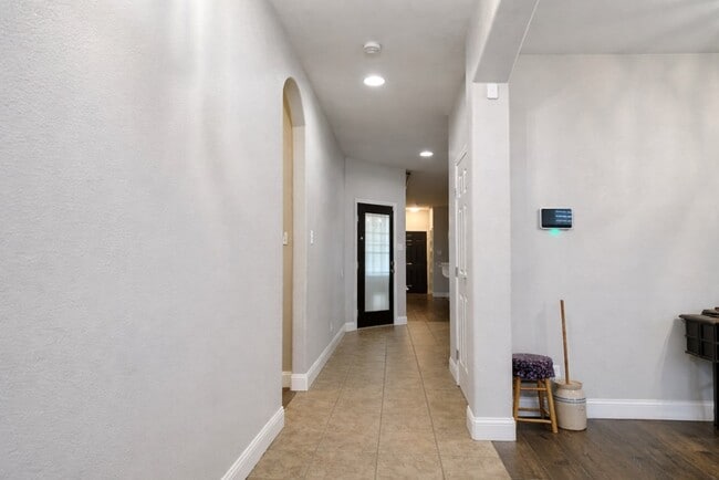 Foto del edificio - 2917 Dustin Dr