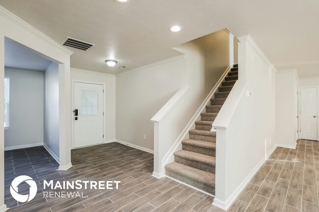 Building Photo - 6797 Brittany Oak Dr