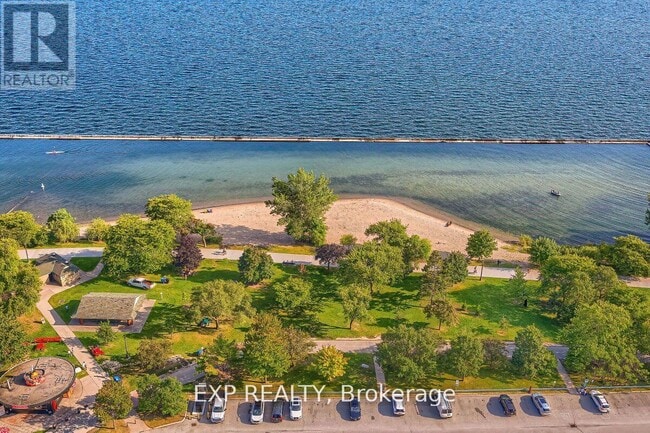 Building Photo - 1926 Lake Shore Blvd W