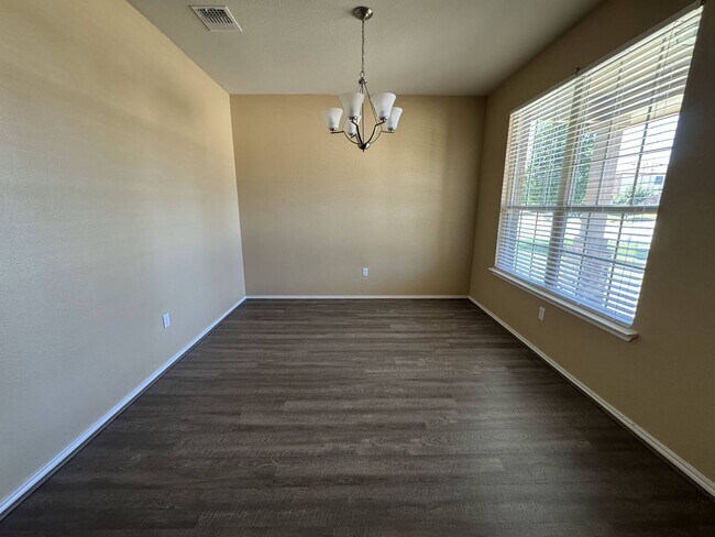 Foto del edificio - 6406 Clear Brook Dr
