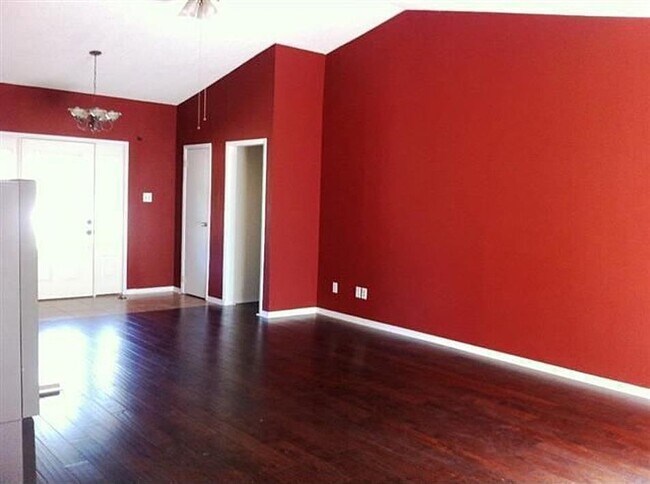 Foto del edificio - 255 Meadowlakes Dr
