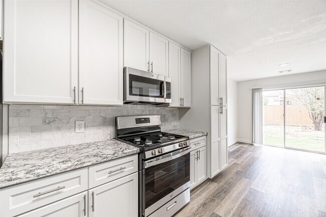 Building Photo - 2723 Piney Lake Ct