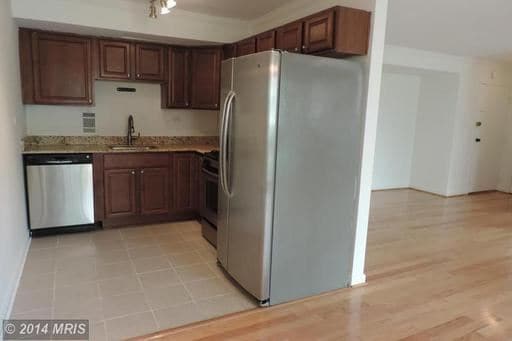 Building Photo - 5851 Quantrell Ave