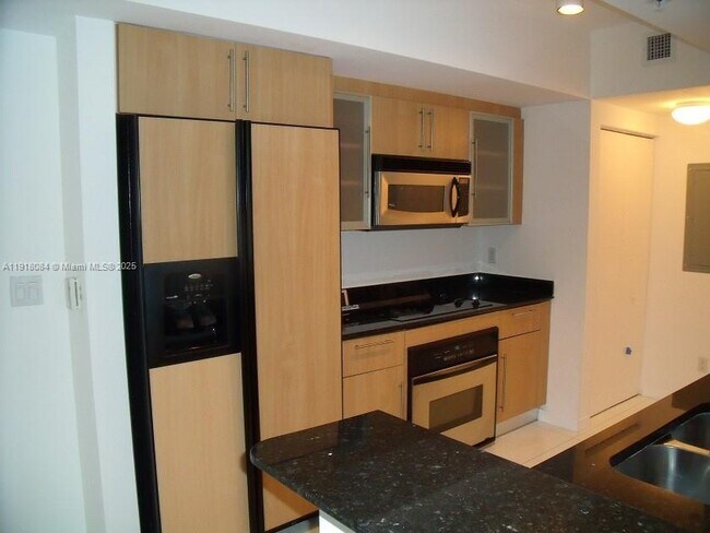 Building Photo - 325 S Biscayne Blvd