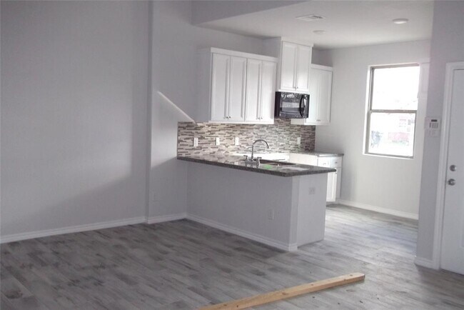 Foto del edificio - 4629 Sunflower St