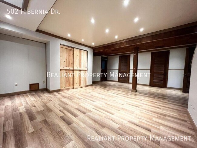 Building Photo - 502 Hibernia Dr.