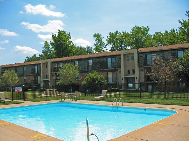 Piscina de natación - Carriage Hill Apartments