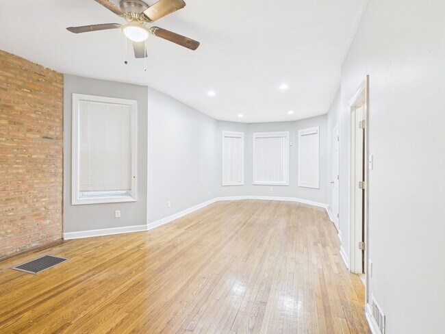 Foto del edificio - 6639 S Bishop St