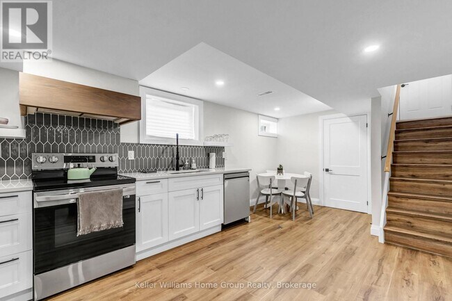 Building Photo - 496 Manchester Rd