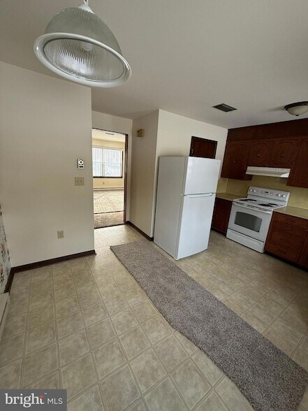 Foto del edificio - 228 W 8th St