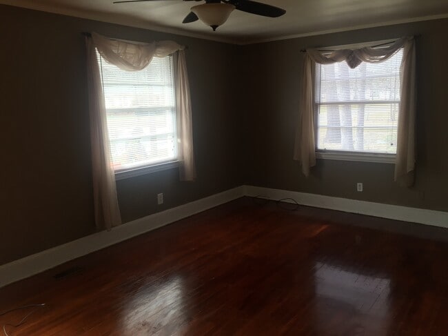 Building Photo - 20 Sharolyn St