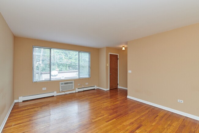 Foto del edificio - 1762 W Highland Ave