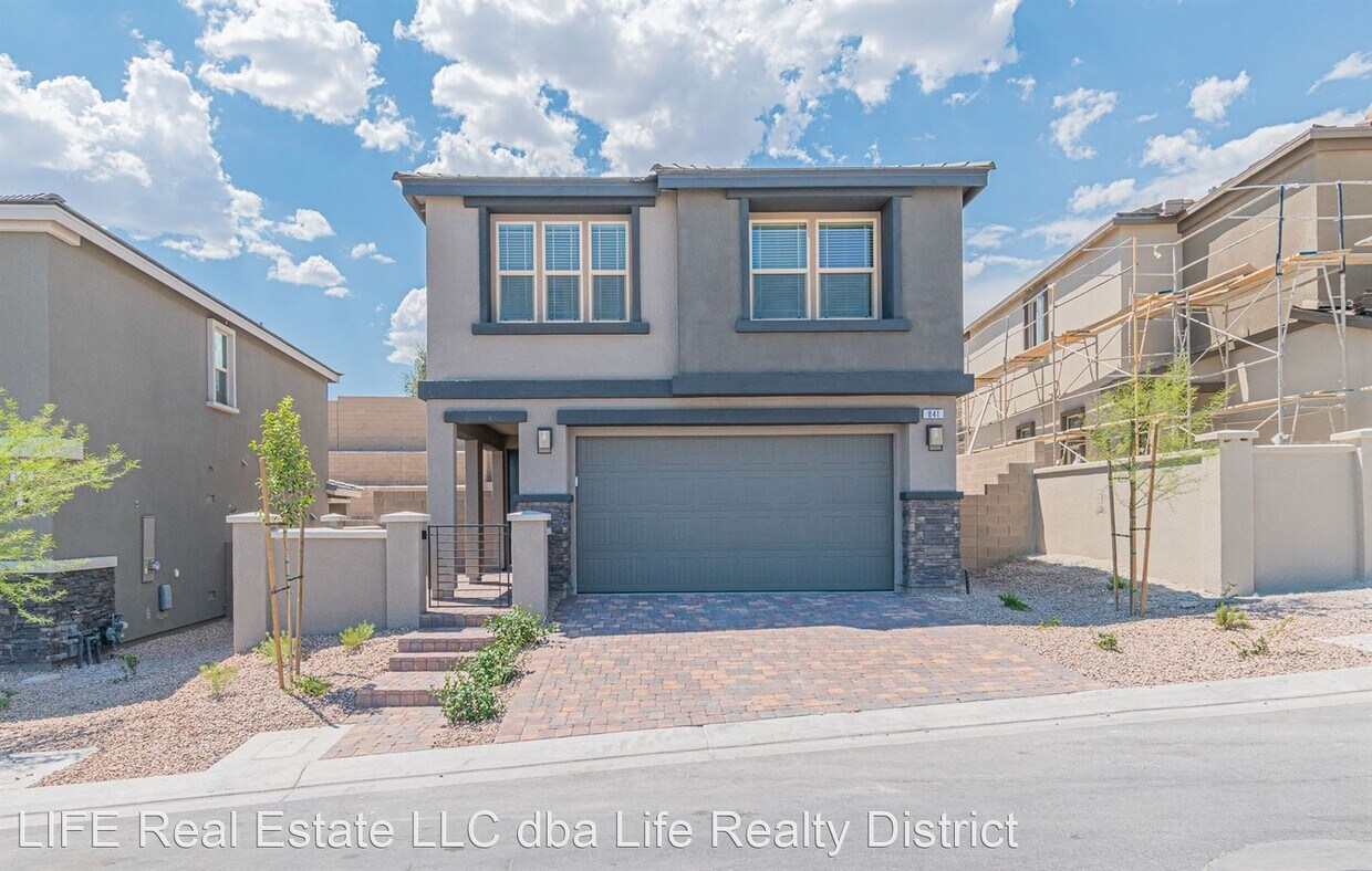 3 br, 2.5 bath House 841 Ariel Heights Ave. House for Rent in Las