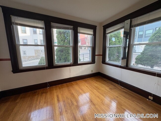 Foto del edificio - 155-157 Hillside St.