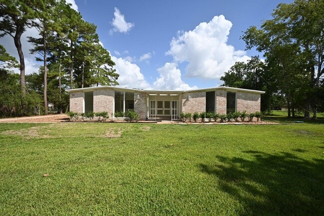 Foto del edificio - 14420 Westway Ln