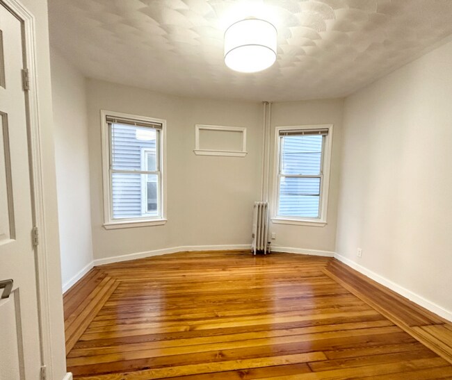 Foto del edificio - 153 E Cottage St