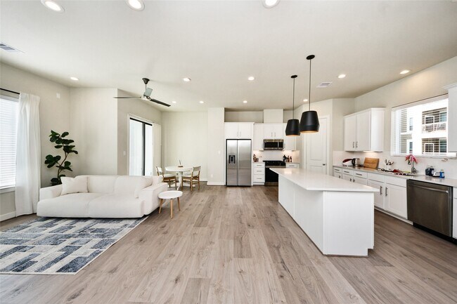 Foto del edificio - 8502 Kolbe Village Wy