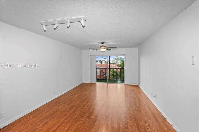 Building Photo - 8005 Lake Dr