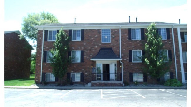 Building Photo - 409 W Highland Rd