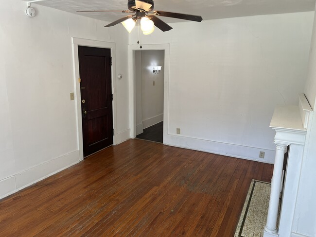 Family Room - 416 W 10th St