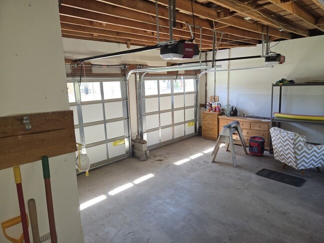 Building Photo - Large mountain home with access to Tahoe K...