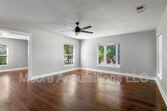 Foto del edificio - 1330 W Sears St