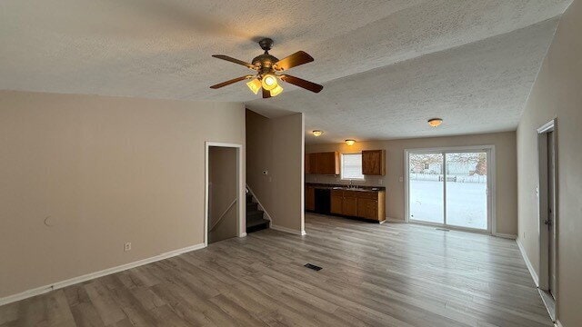 WEST SIDE 5 BR SPLIT LEVEL HOME AVAILABLE NOW! - WEST SIDE 5 BR SPLIT LEVEL HOME AVAILABLE NOW!