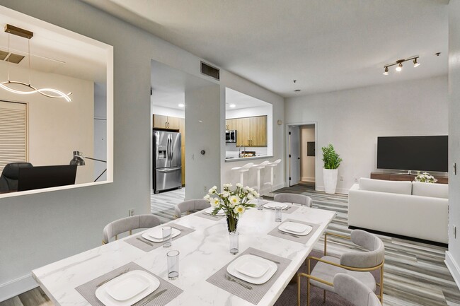 Interior Photo - 416 on Broadway