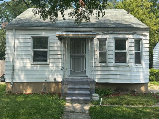Building Photo - 18941 Elkhart St