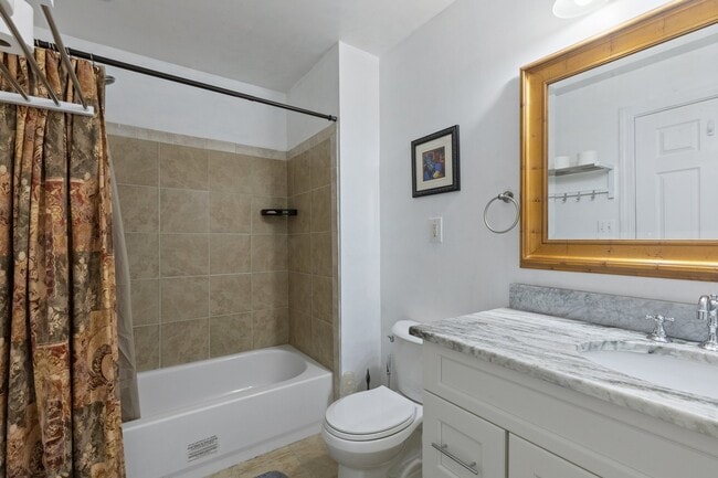 Building Photo - 42657 Cochrans Lock Dr