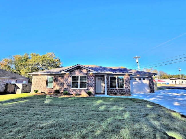 Building Photo - House for Rent - Hartselle - Brand New