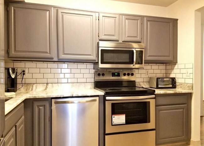 Foto del edificio - 2205 S Huron Pkwy