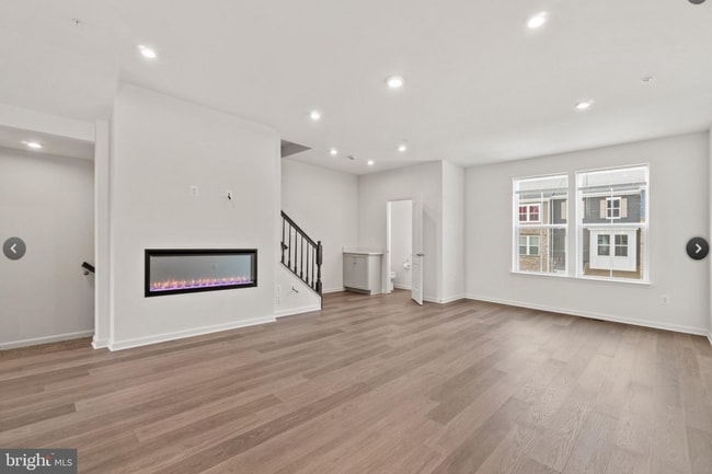 Foto del edificio - 8217 Longford Rd