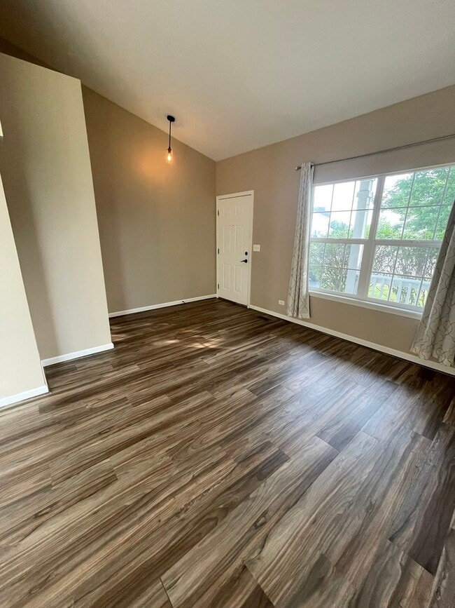 Building Photo - 2803 Oakmont Dr