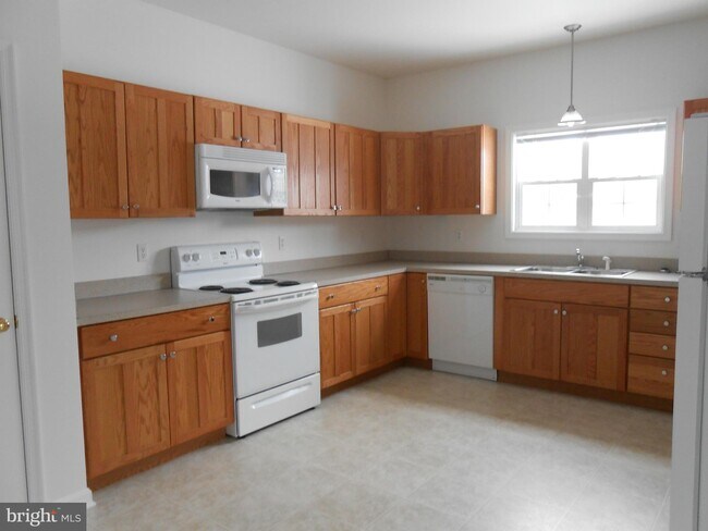 Foto del edificio - 22095 Colton Point Rd
