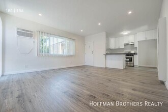 Building Photo - 13959 Vanowen St