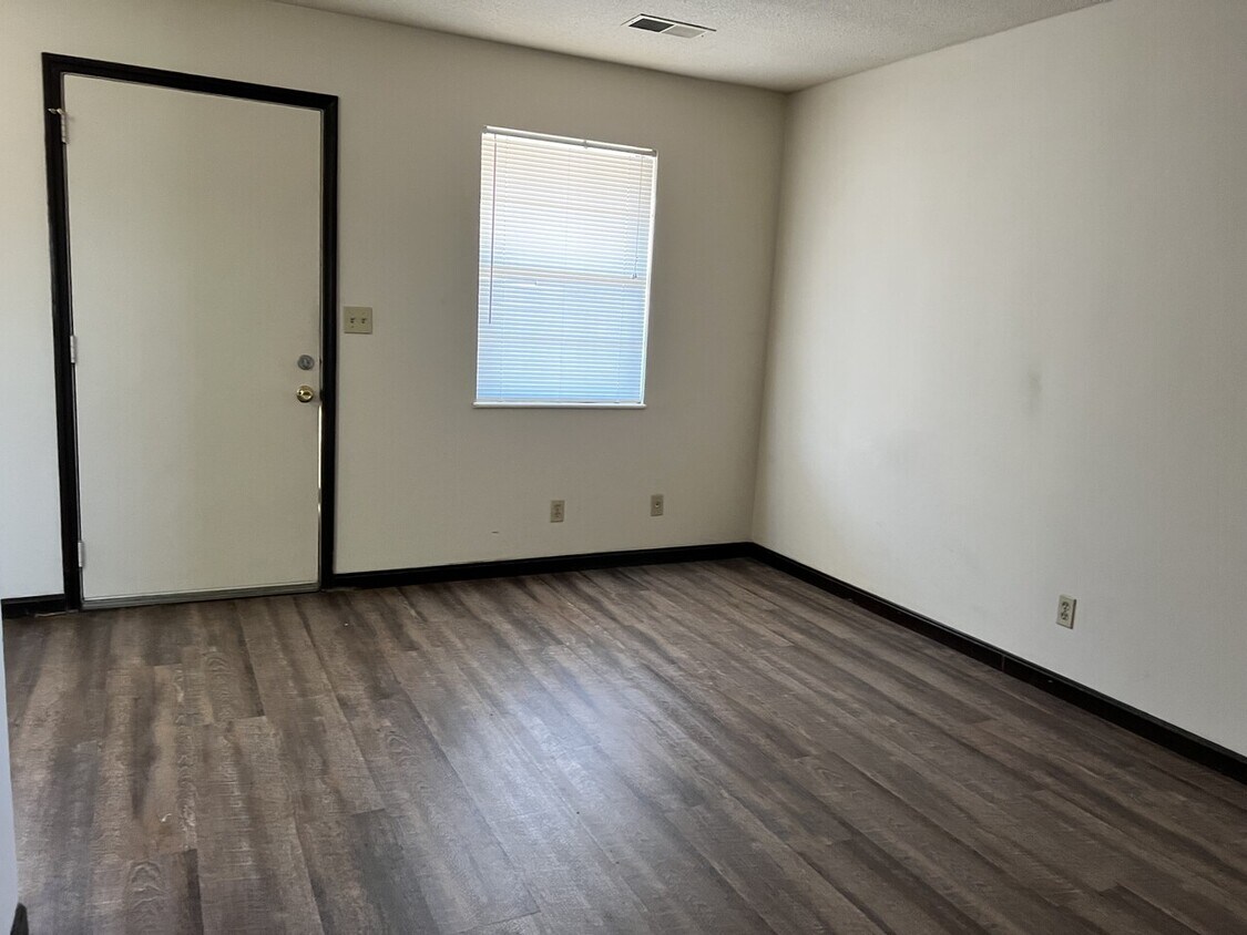 Foto del edificio - Maple Pointe Apartments