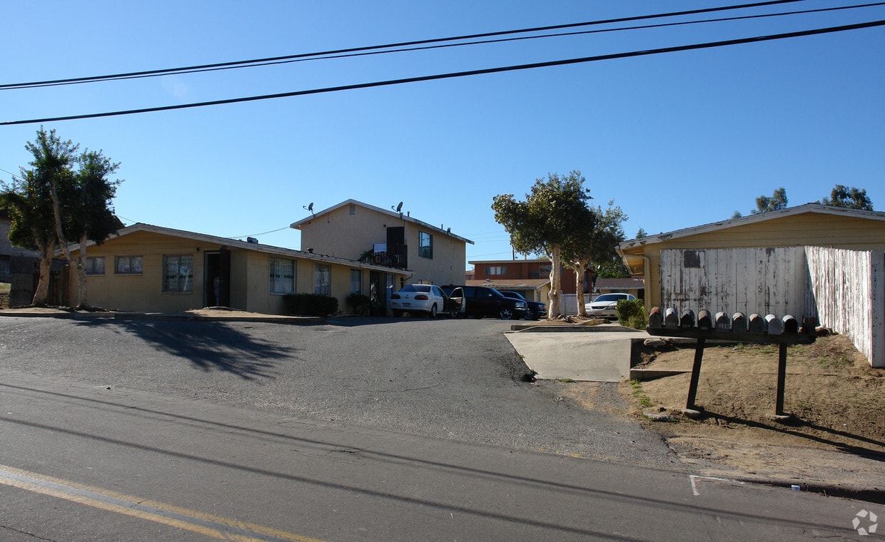 Building Photo - 300-316 N Pico Ave