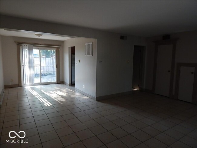 Building Photo - 4847 Mt Vernon Dr