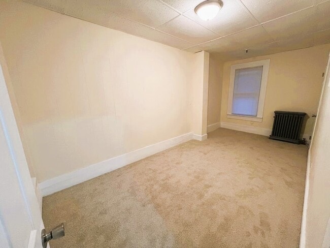 Building Photo - Peksola Lowell