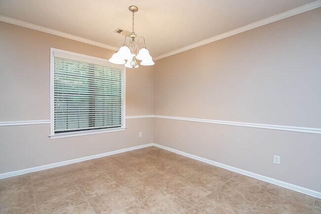 Foto del edificio - 8018 Jills Creek Dr